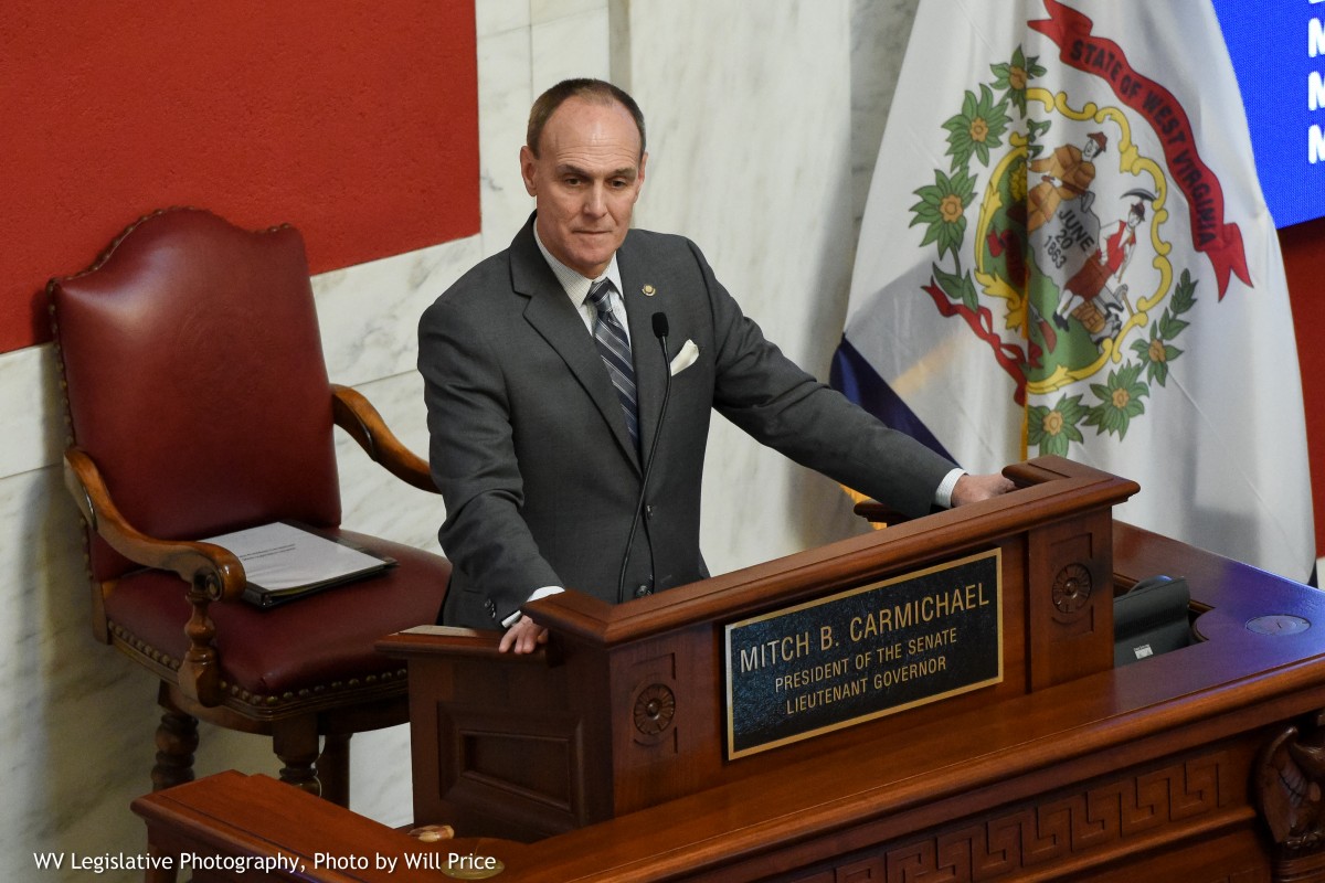 Senate passes bills limiting special session pay, increasing judges' mileage rate